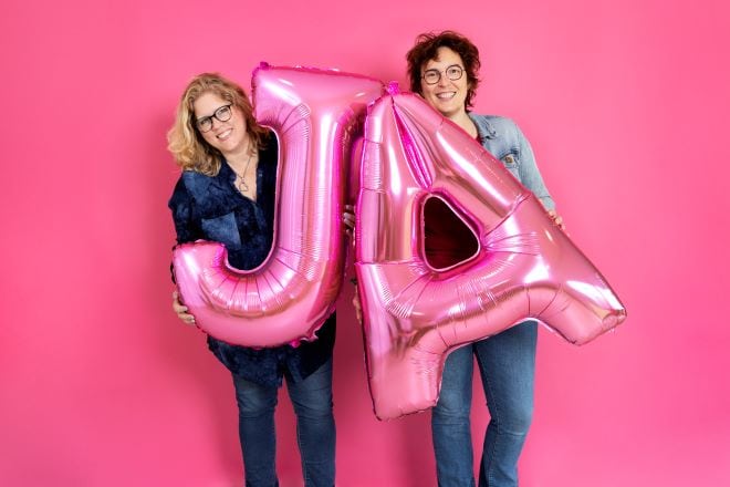 Hanneke van de Pol (links) en Freya Flach (rechts)