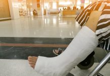 enkel en onderbeen verbonden in het gips